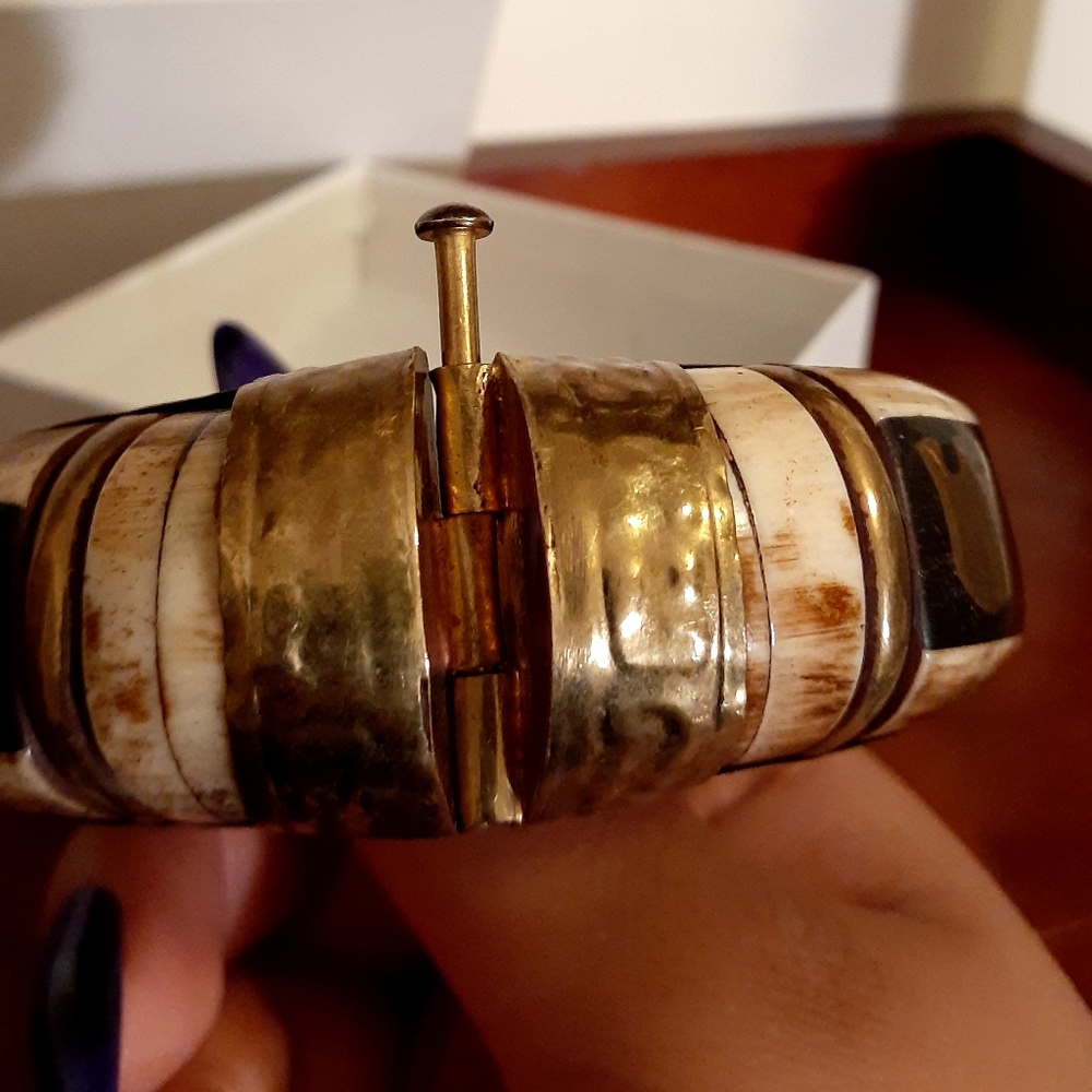 SALE💗indian Bone Cuff W/ Jasper Stone - Picture 7 of 12